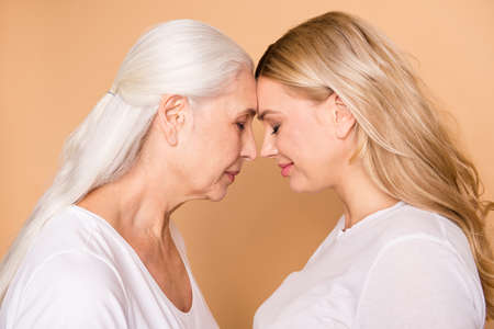 Comparing At-Home Versus Clinic-Based Wrinkle Reduction Strategies in Great Britain