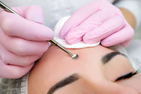 Radiofrequency Skin Tightening in the UK: Regulations, Safety, and What to Expect
