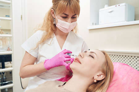 Modern Medical Treatments for Acne and Scarring: The Latest Innovations Available in Britain