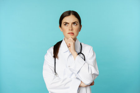 The Role of Qualified Practitioners in Managing and Explaining Treatment Risks in Britain