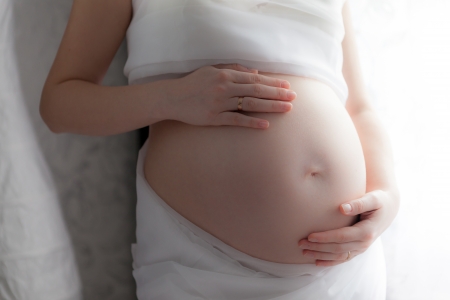 Navigating the NHS and Private Sector for Post-Pregnancy Body Treatments in the UK