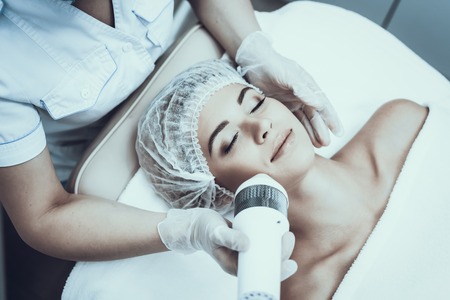 Are Celebrity-Driven Cosmetic ‘Trends’ Fueling an Epidemic of Body Dysmorphia in the UK?